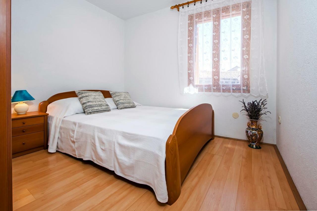 Guesthouse Ancient Stone 罗维尼 外观 照片
