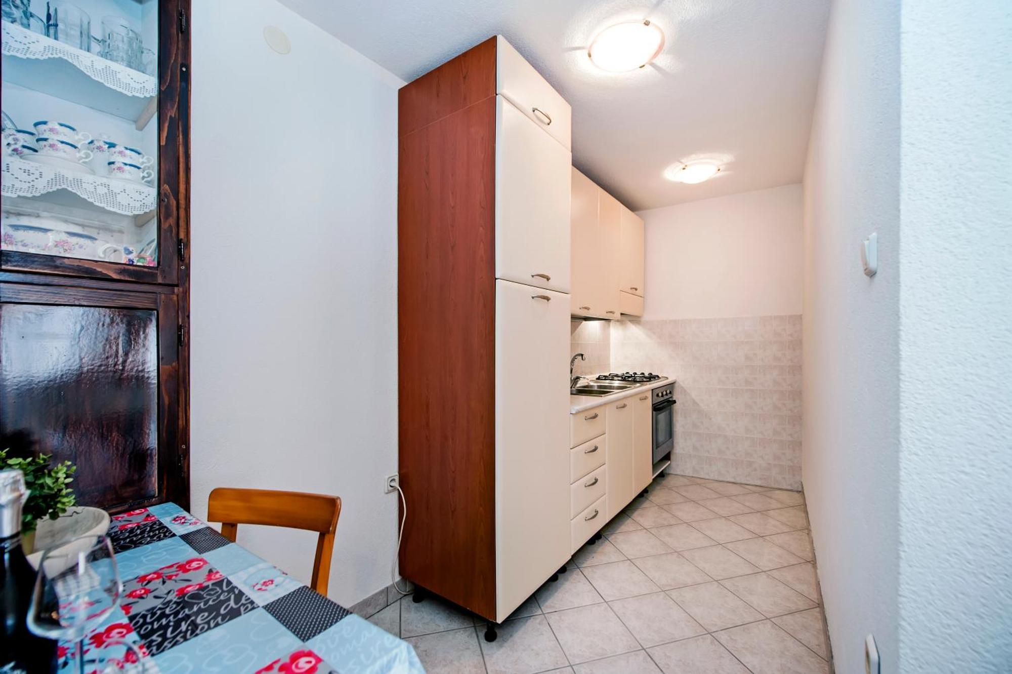 Guesthouse Ancient Stone 罗维尼 外观 照片